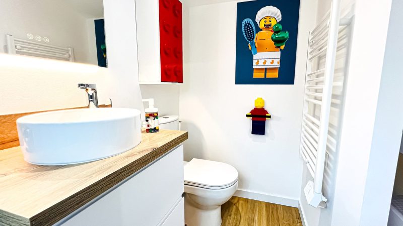 Futurostudio futuroscope - Logement airbnb LEGO - location Futuroscope - salle de bain